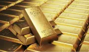تراجع الذهب مع صعود الدولار وتوقعات رفع الفائدة الأمريكية