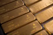 الذهب يتجه لأسوأ أداء فصلي منذ 13 عاماً مع مخاوف التضخم والفائدة