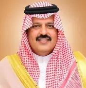 أمير حائل يقدم العزاء لأسرة الظاهر في وفاة نواف الظاهر