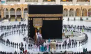 كيف تُغسل الكعبة المشرفة؟ 4 مراحل روحانية تتجدد كل عام