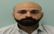 لاجئ إيراني يبتكر حيلة صادمة للهروب من تهمة الاغتصاب في بريطانيا
