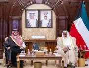رئيس وزراء الكويت يستقبل الأمير تركي بن محمد بن فهد