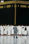 ملايين المسلمين يتوافدون إلى المسجد الحرام في مشاهد إيمانية مهيبة