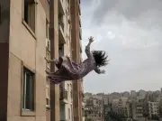 لغز الطابق السابع.. سقوط أم توأم يشعل التحقيقات في الهرم