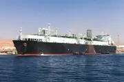 ثلاث ناقلات سعودية عملاقة تعبر هرمز بـ6 ملايين برميل بعد الاتفاق الأمريكي الإيراني
