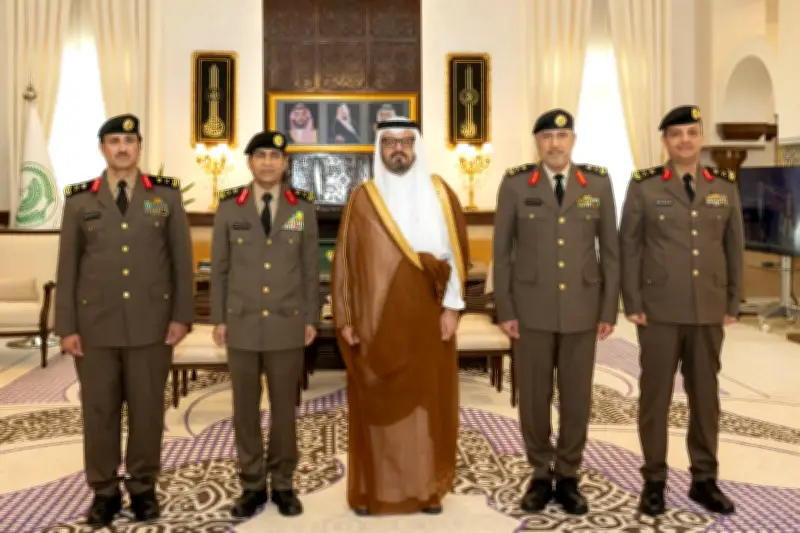 نائب أمير مكة يقلد قيادات أمنية رتبهم الجديدة