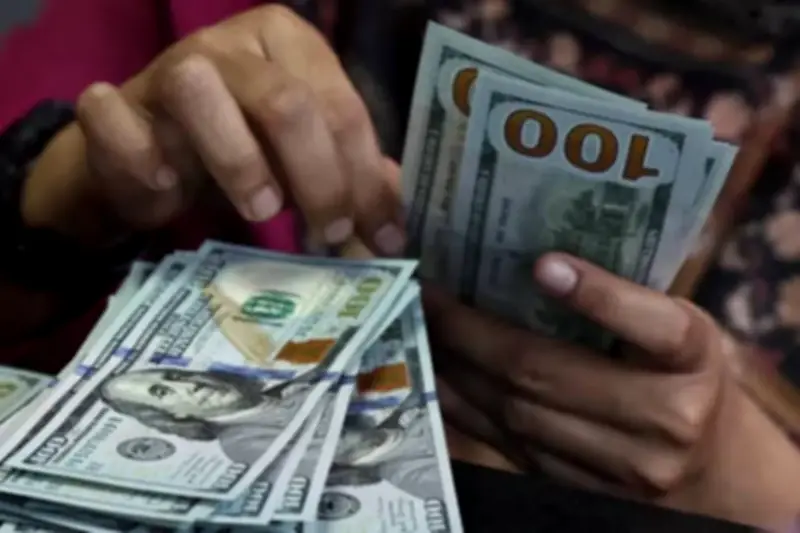 الدولار يستقر قرب أدنى مستوياته في أسبوعين مع تراجع توقعات رفع الفائدة