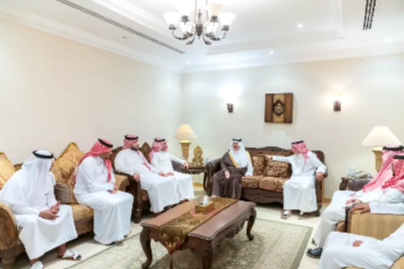 أمير الشرقية يعزي أسرة الرتوعي في وفاة شقيق وكيل أمانة المنطقة