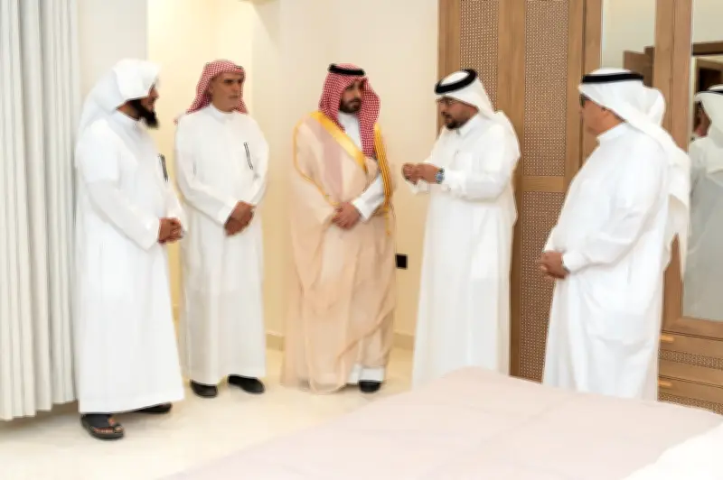 محافظ عنيزة يتفقد مشروع إسكان عطاء 1 ويطلع على 12 وحدة سكنية