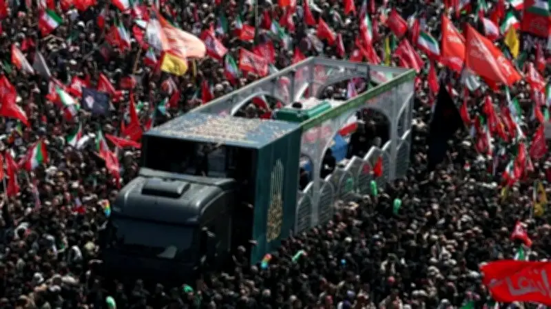 ملايين الإيرانيين يشيعون خامنئي في طهران