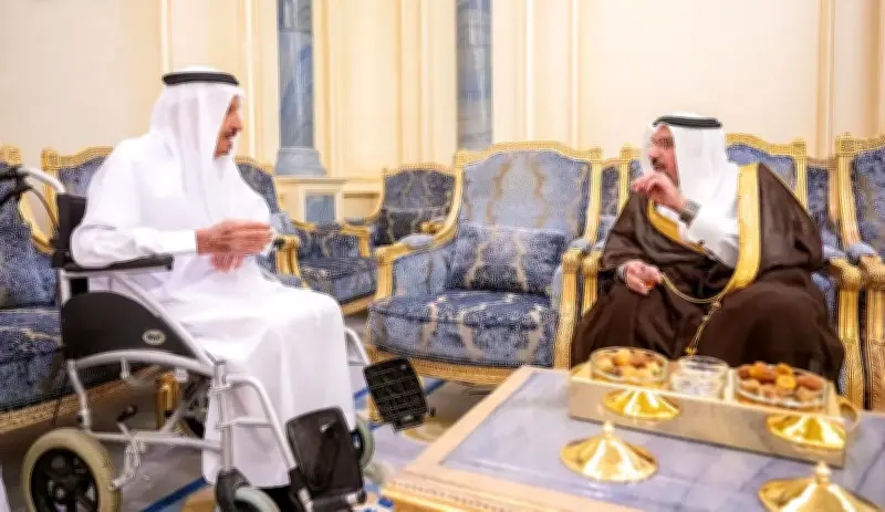 أمير القصيم يزور الوجيه محمد الفوزان للاطمئنان على صحته