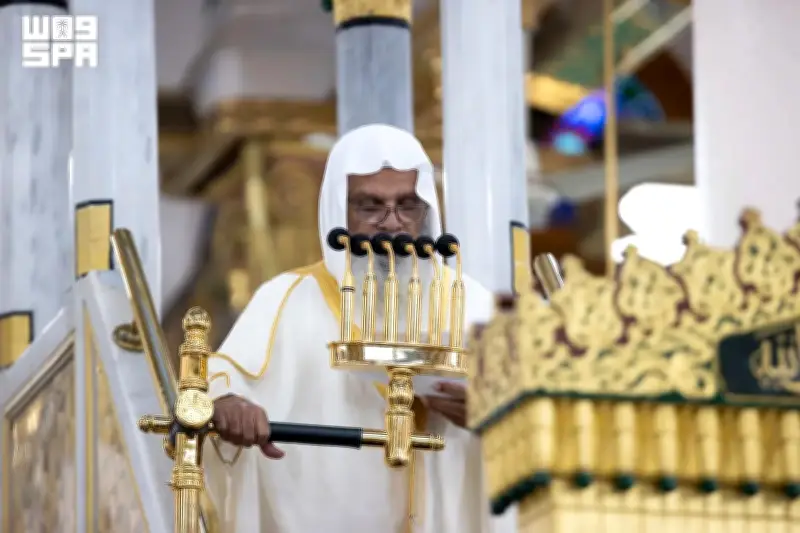 إمام المسجد النبوي يشرح وصية "احفظ الله يحفظك" وأصول الدين
