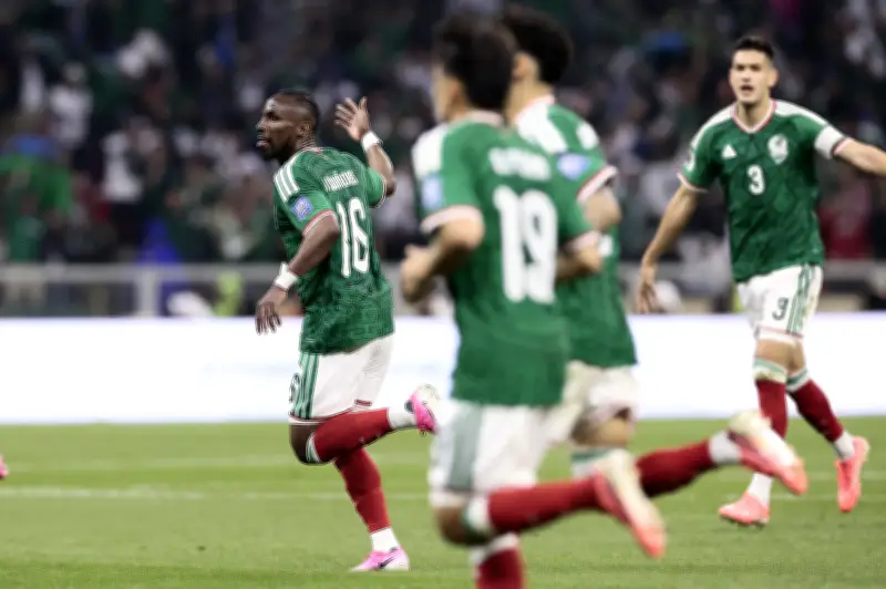 كينيونيس وخيمينيز يقودان المكسيك لدور الـ16 في كأس العالم 2026