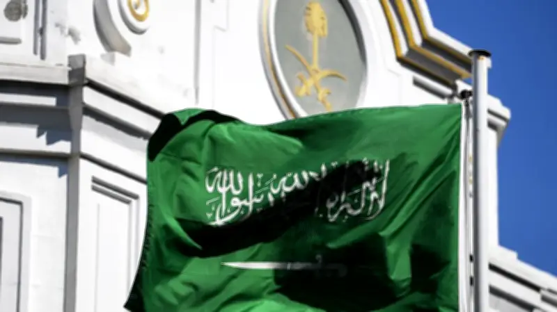 السفارة السعودية في فيتنام تحذر من عواصف شديدة في يوليو