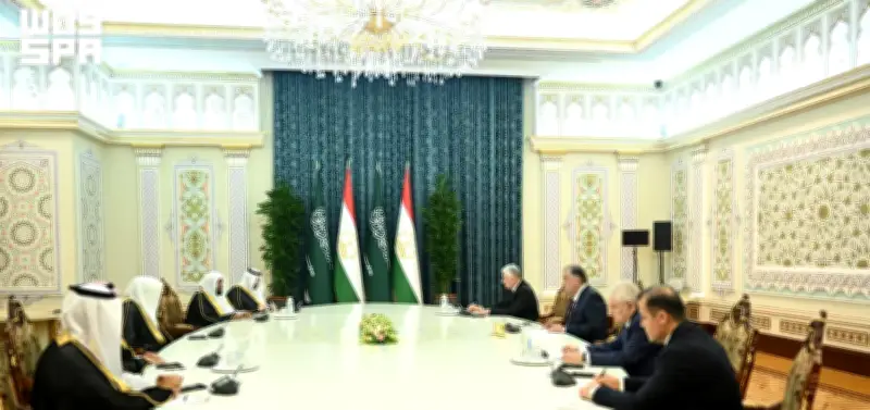 رئيس طاجيكستان ورئيس مجلس الشورى يبحثان العلاقات الثنائية