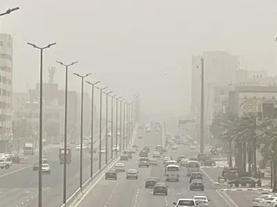 أتربة ورياح نشطة على الرياض ومكة والمدينة وأمطار على 3 مناطق