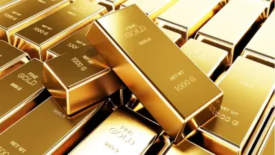 الذهب يستقر قرب أعلى مستوياته في أسبوعين مع تراجع توقعات رفع الفائدة