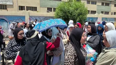 طالبة تنتحر بعد صعوبة كيمياء الثانوية العامة في مصر وإغماءات في اللجان