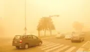 رياح نشطة تضرب مكة المكرمة وتدني الرؤية الأفقية حتى المساء