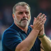 النصر يعين بوستيكوجلو مدرباً لموسمين قادماً من توتنهام