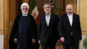 بزشكيان هدد بالاستقالة لإقناع خامنئي بالاتفاق مع واشنطن