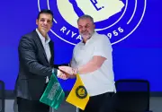 بوستيكوغلو يبدأ مهمته مع النصر ويؤكد: جئت لأحرز الألقاب