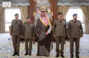 أمير المدينة المنورة يقلد ثلاثة ضباط رتبهم الجديدة بعد ترقيتهم