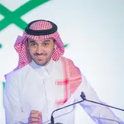 وزير الرياضة يبارك إنجاز العجيان التاريخي بتحطيم الرقم القياسي العالمي للشباب