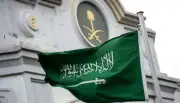 أمانة تبوك تزرع 7 آلاف شتلة في مشروع تشجير الطرق