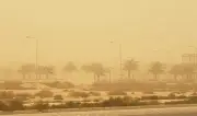 الأرصاد ينبه من أتربة مثارة ورياح نشطة على شرورة حتى السادسة مساءً